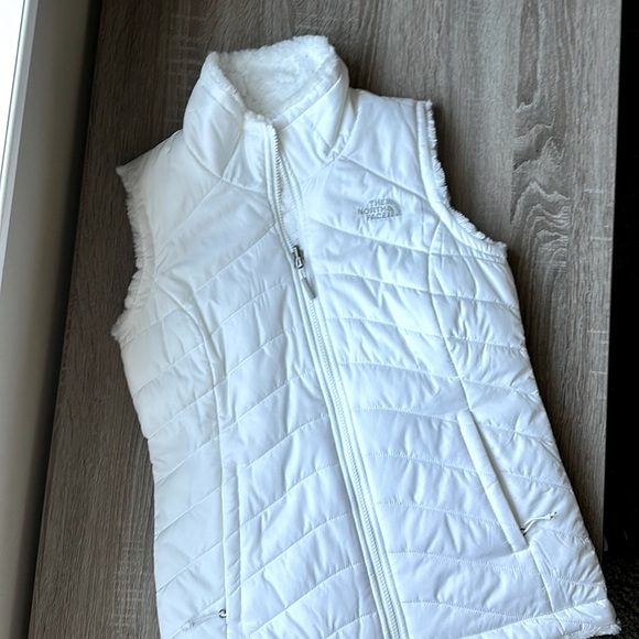 The North Face White Fur Lined Vest Size XS - Picture 2 of 5